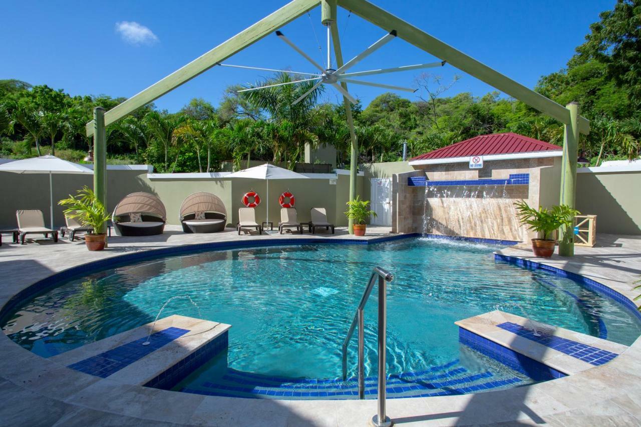 Pineapple Beach Club (Adults Only) Long Bay Екстер'єр фото